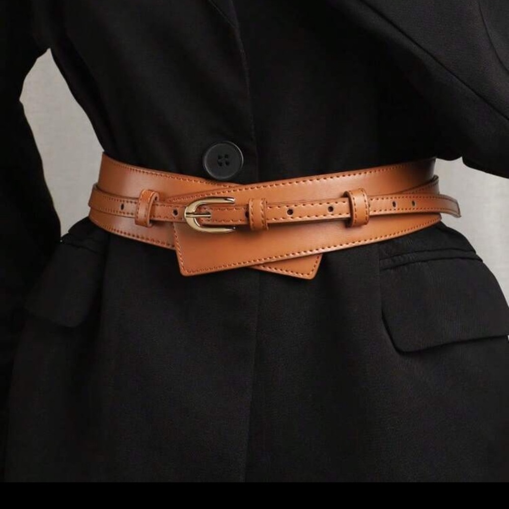 Elegant Tan Leather Belt